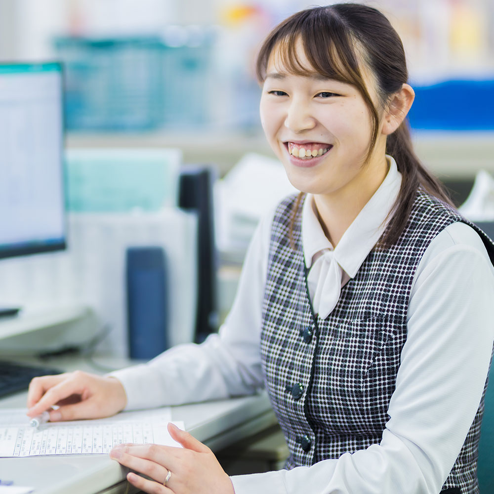 経理部　勤務歴4年